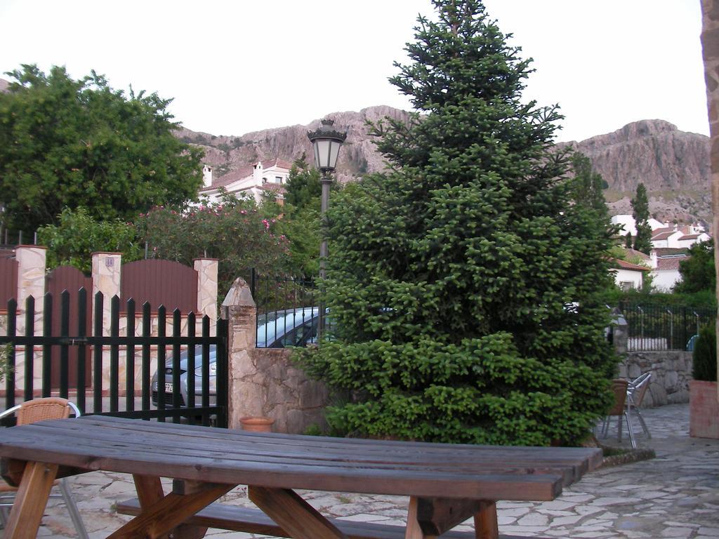Apartamentos Rurales Sierra Alta Benaocaz Exterior photo