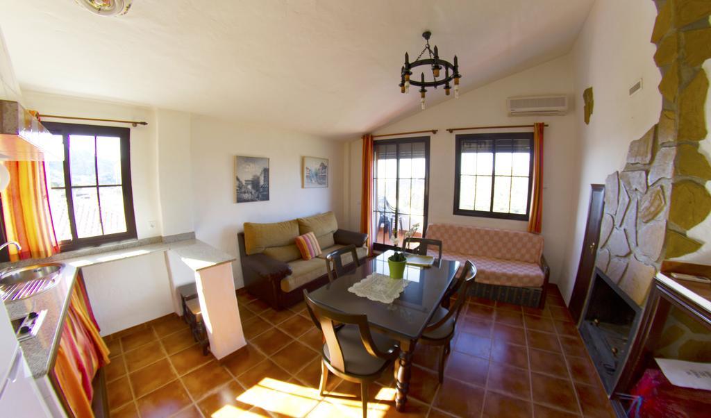 Apartamentos Rurales Sierra Alta Benaocaz Exterior photo